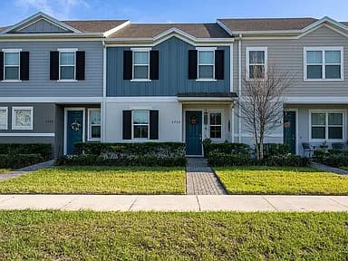 5222 Ferndale Aly — exterior photo