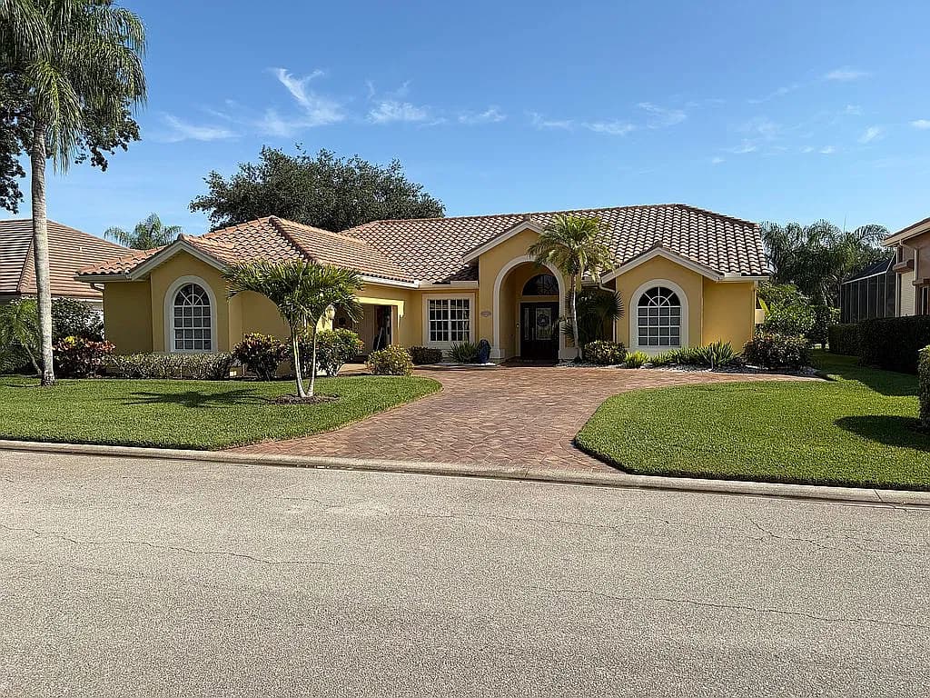 13821 Tonbridge Ct — exterior photo