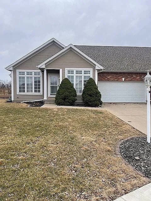 1616 W Holland Ct — exterior photo