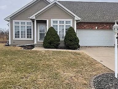 1616 W Holland Ct — exterior photo