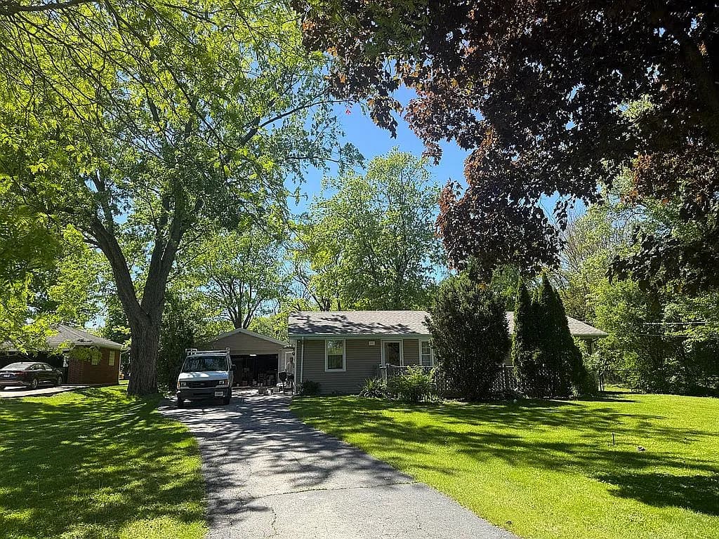 6306 Western Ave — exterior photo