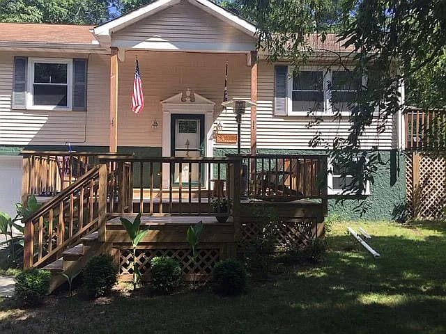 35 Deerhaven Ln — exterior photo