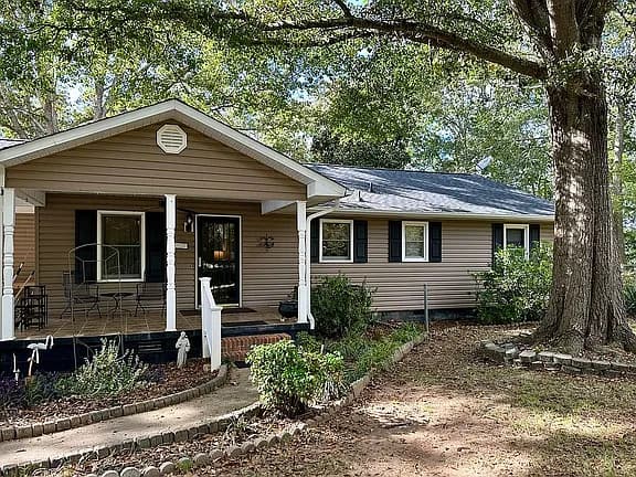 471 Paradise Point — exterior photo