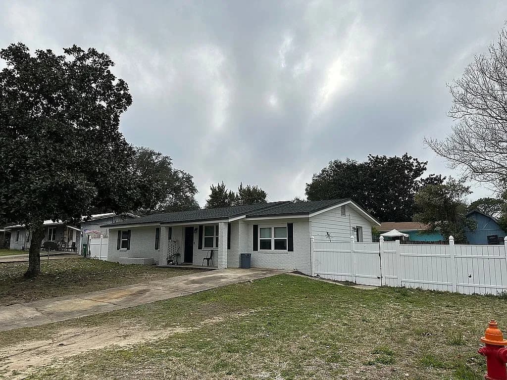 65 Junior Dr — exterior photo