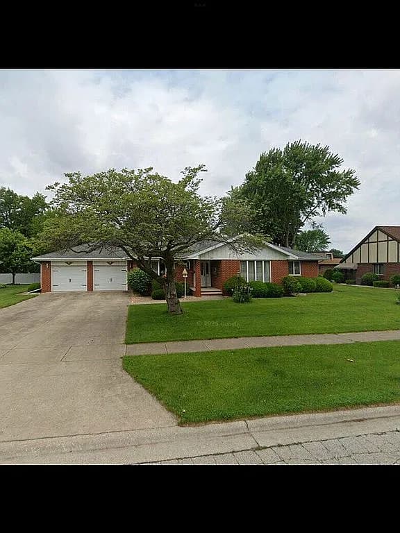 104 Candlelight Ln — exterior photo