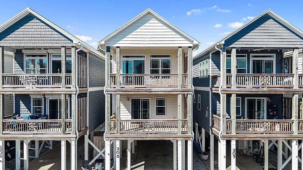 305 Vesta Ct — exterior photo