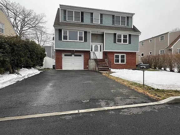 22 Poe Rd — exterior photo