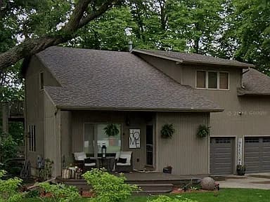 2000 Edgewood Dr — exterior photo