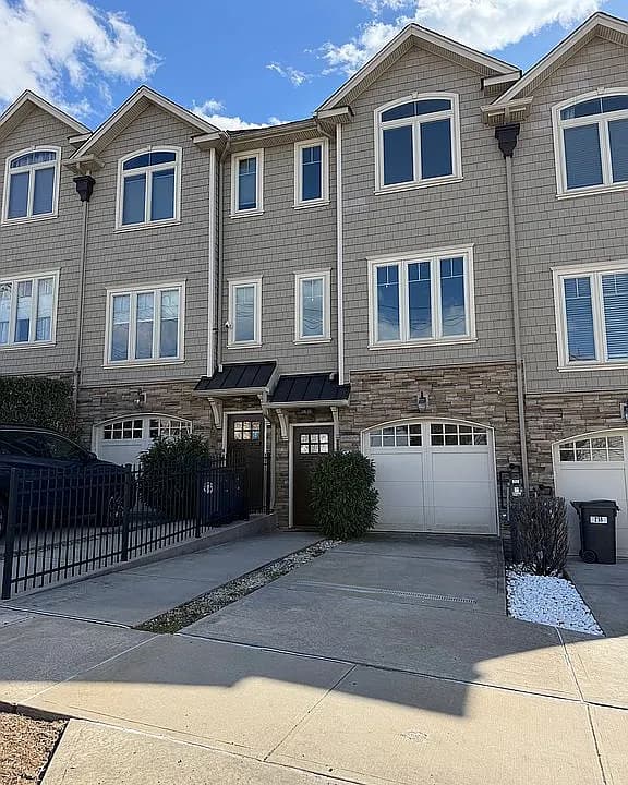 236 Lamberts Ln — exterior photo
