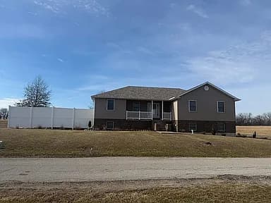 11197 W Lakeshore Dr — exterior photo