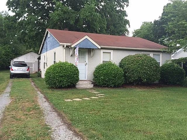 618 Eastview Cir — exterior photo