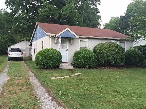 618 Eastview Cir — exterior photo