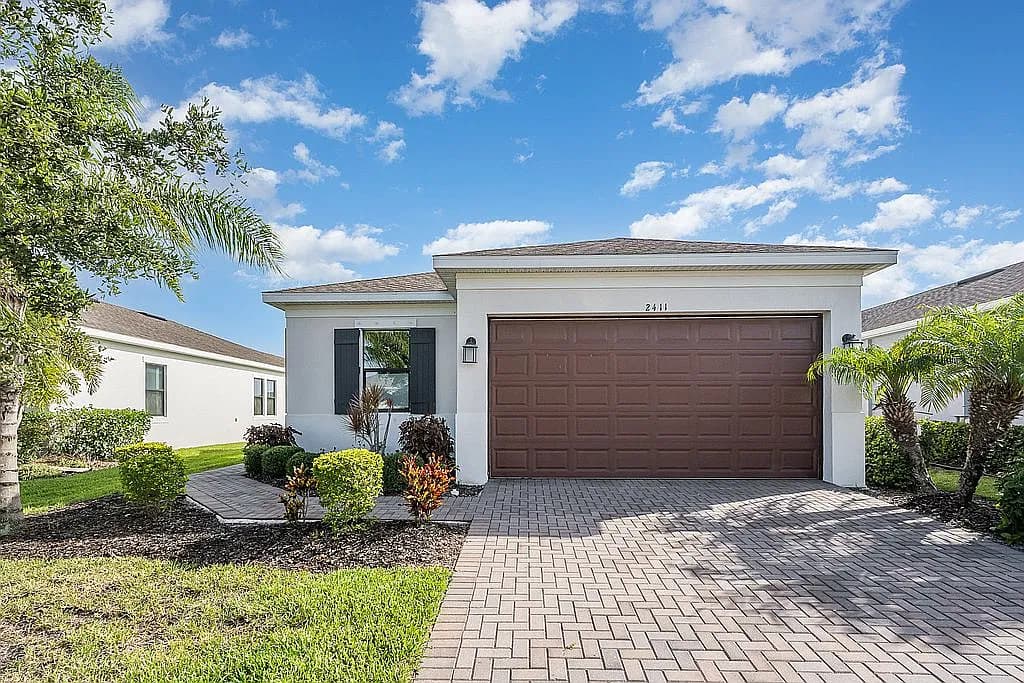 2411 Treasure Cay Ln — exterior photo