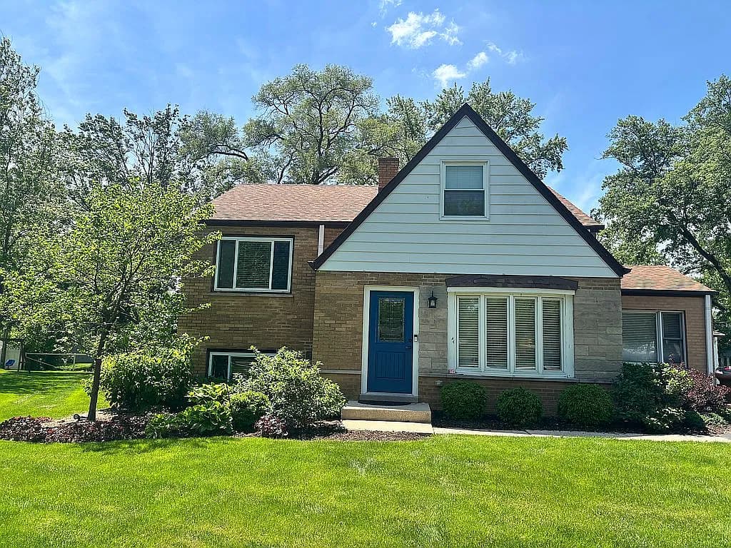 589 Inverness Rd — exterior photo