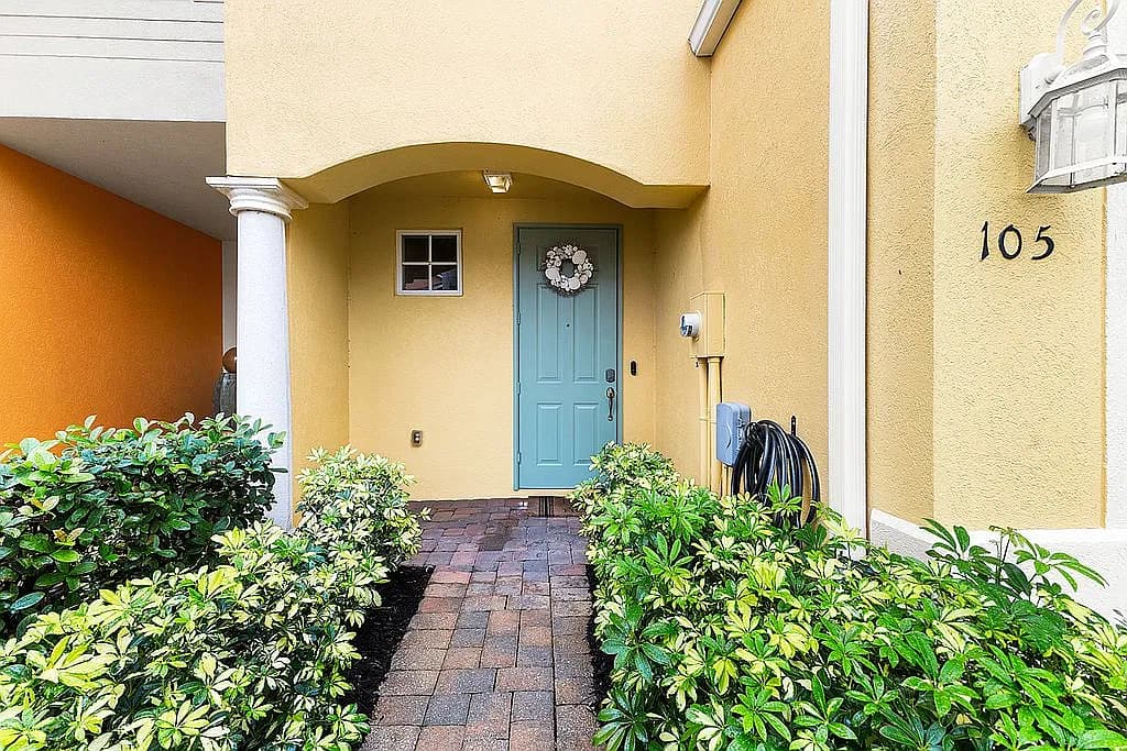 9821 Healthpark Cir APT 105 — exterior photo