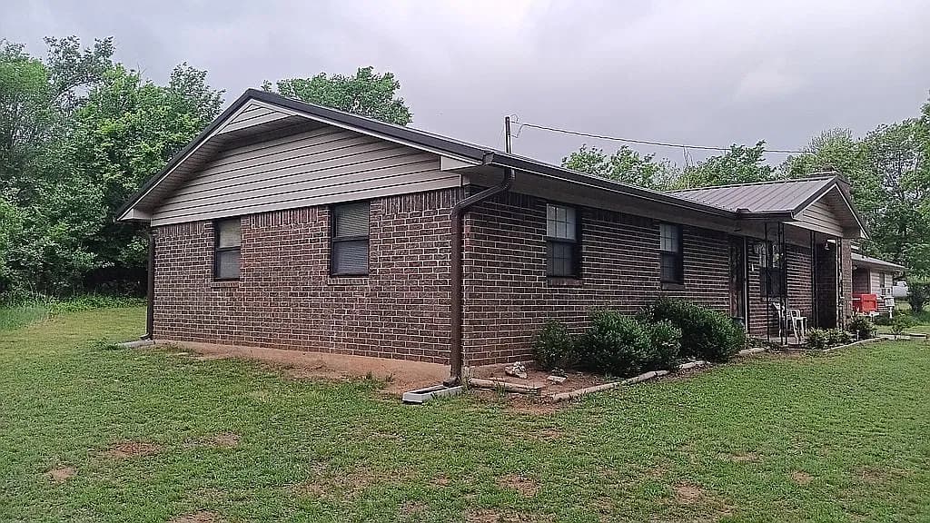 22091 N North Dr — exterior photo