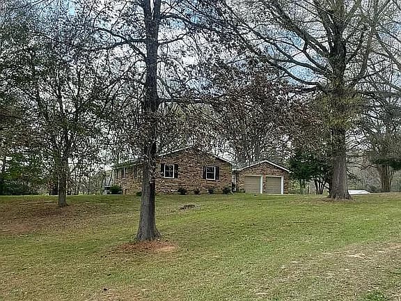 1206 Green Valley Dr — exterior photo