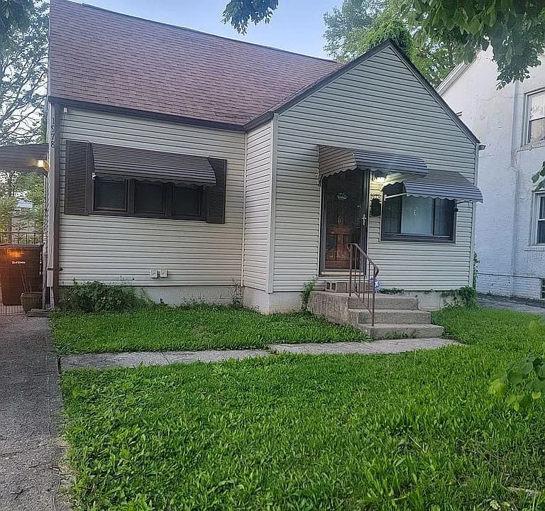 1978 Stratford Way — exterior photo