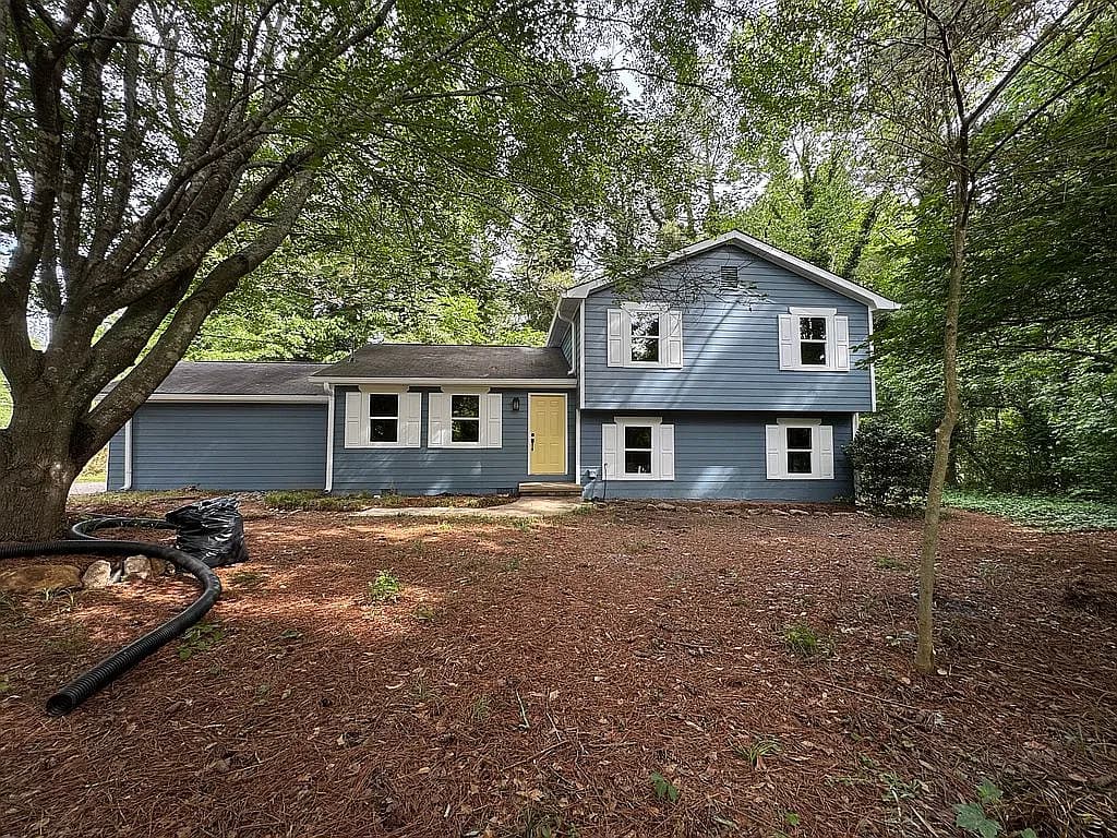 381 Plantation Blvd — exterior photo