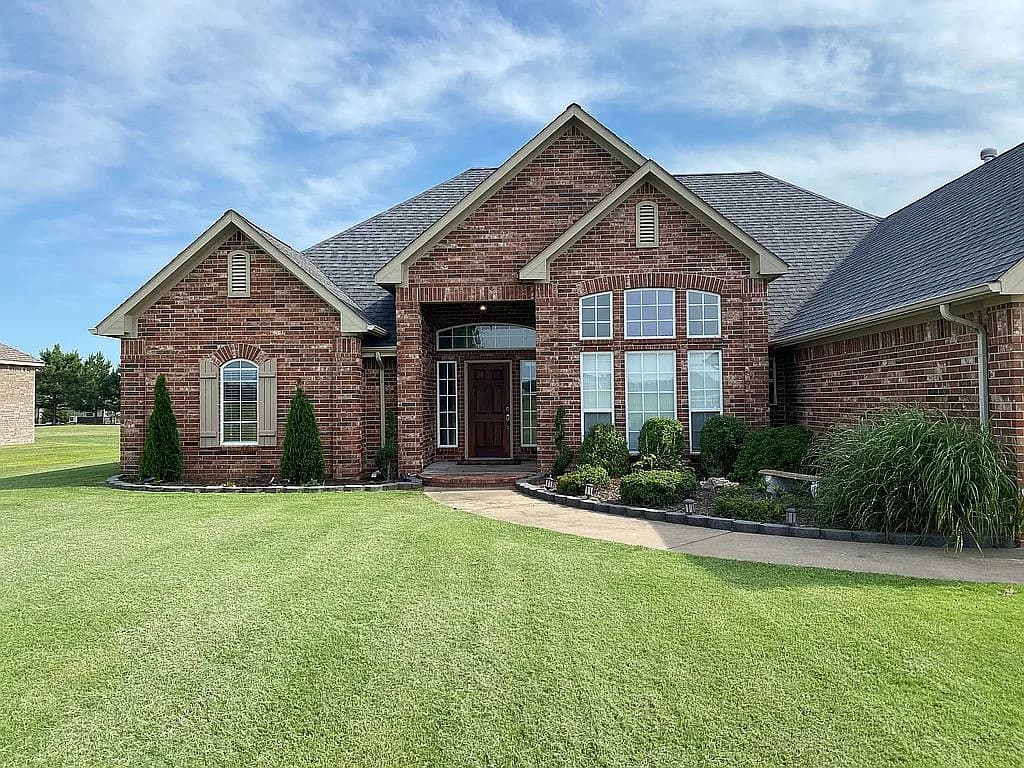 1497 Darlene Ln — exterior photo