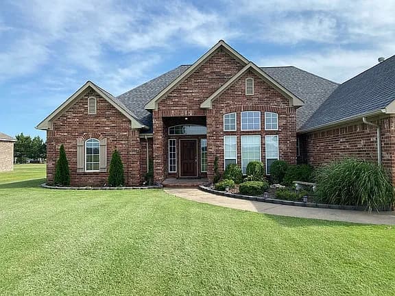 1497 Darlene Ln — exterior photo