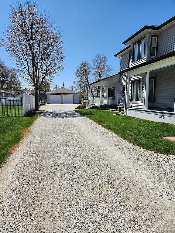 251 W Fairview St — exterior photo