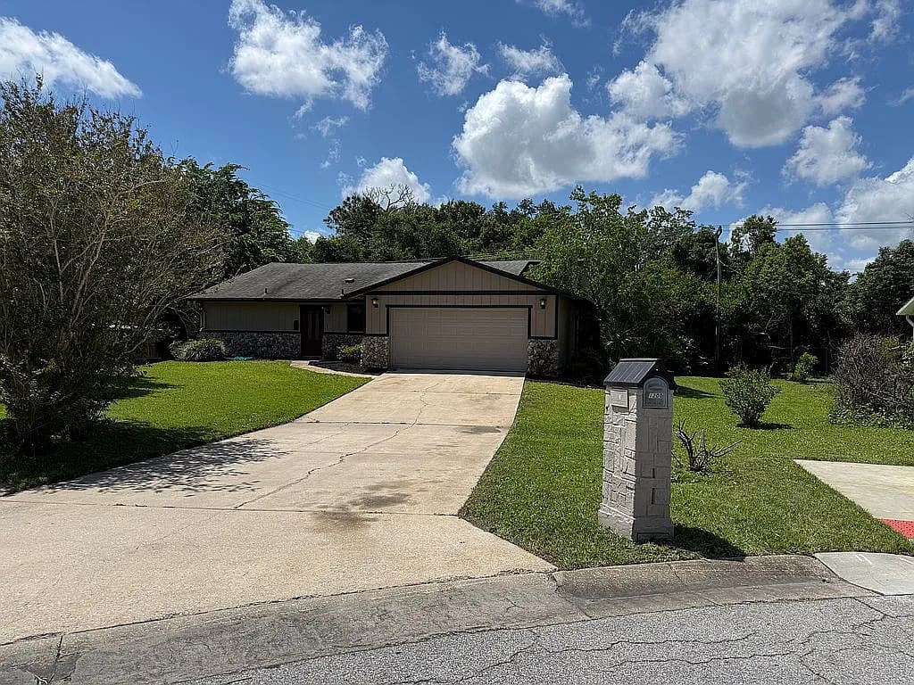 1200 Vanderbilt Dr — exterior photo