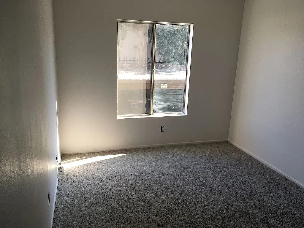 18350 Hatteras St APT 130 — exterior photo
