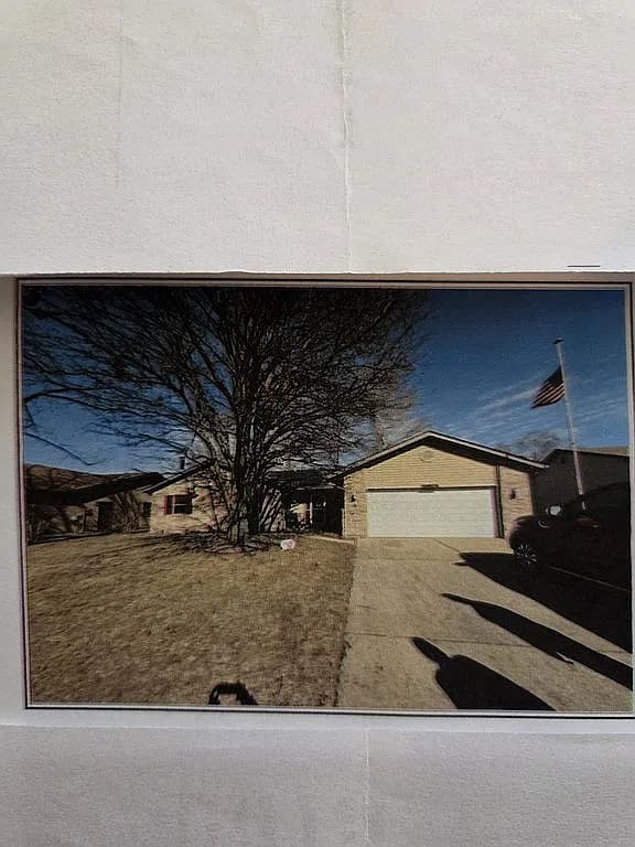 401 Kim Dr — exterior photo