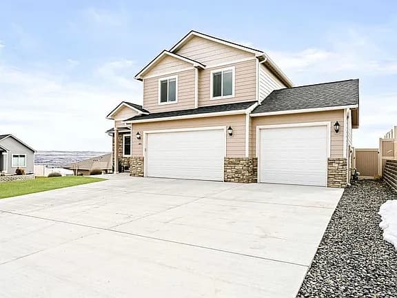 1400 Valhalla Loop — exterior photo