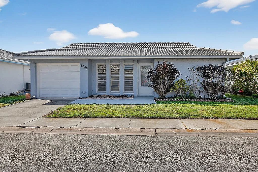 5440 Orange Blossom Rd — exterior photo