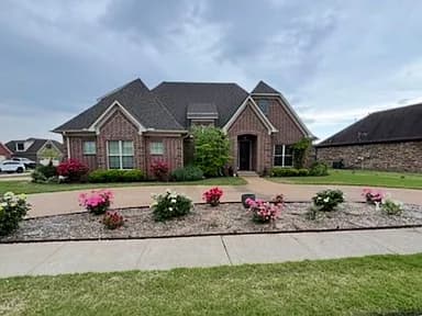 801 Lasalle Way — exterior photo