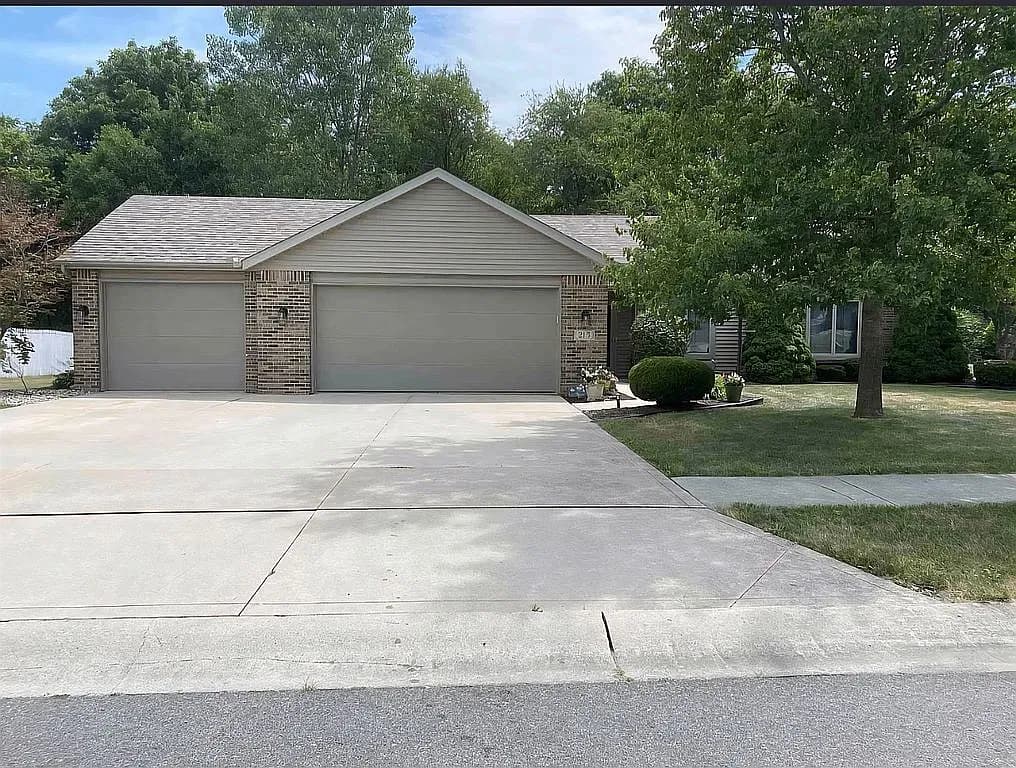 215 Cranberry Run — exterior photo