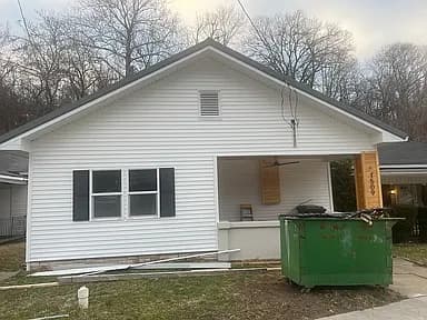 1509 Fulton Ave — exterior photo