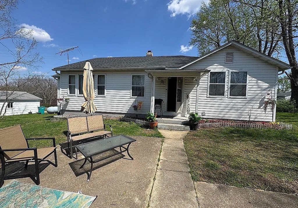 2195 Springfield Ave — exterior photo