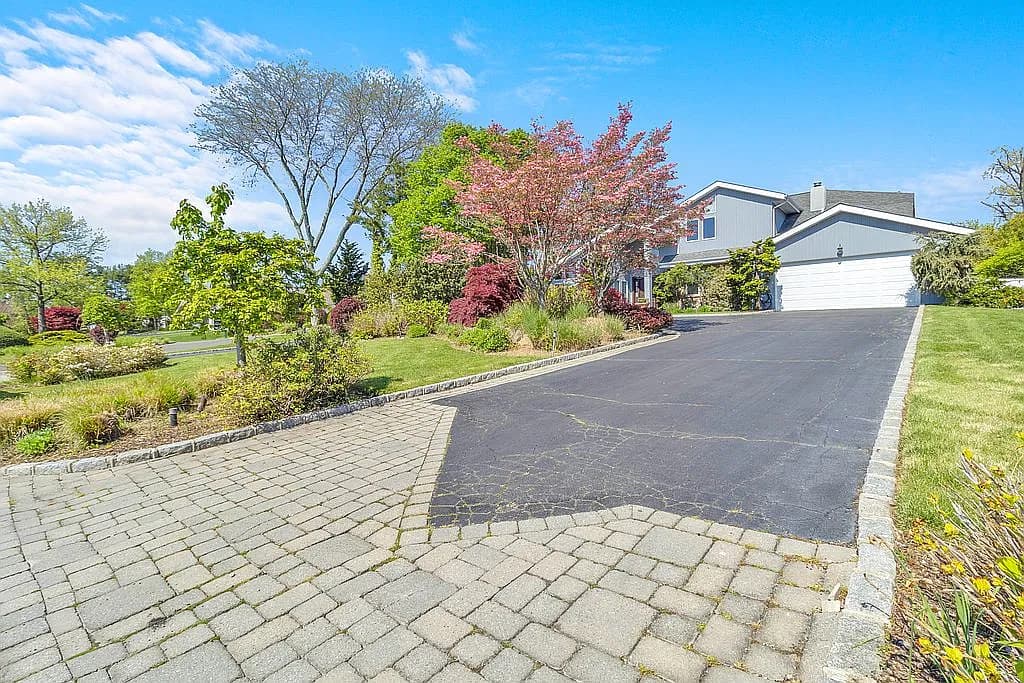 25 Kristi Dr — exterior photo