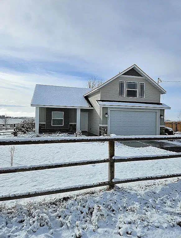237 Honeysuckle Ln — exterior photo