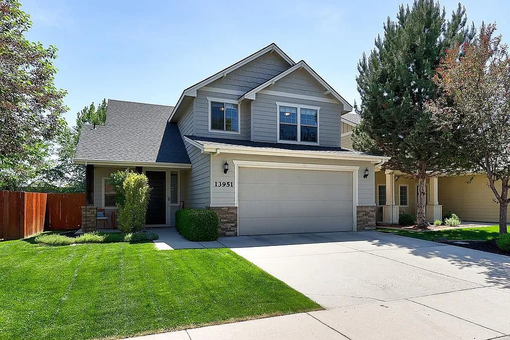 13951 W Milford Dr — exterior photo