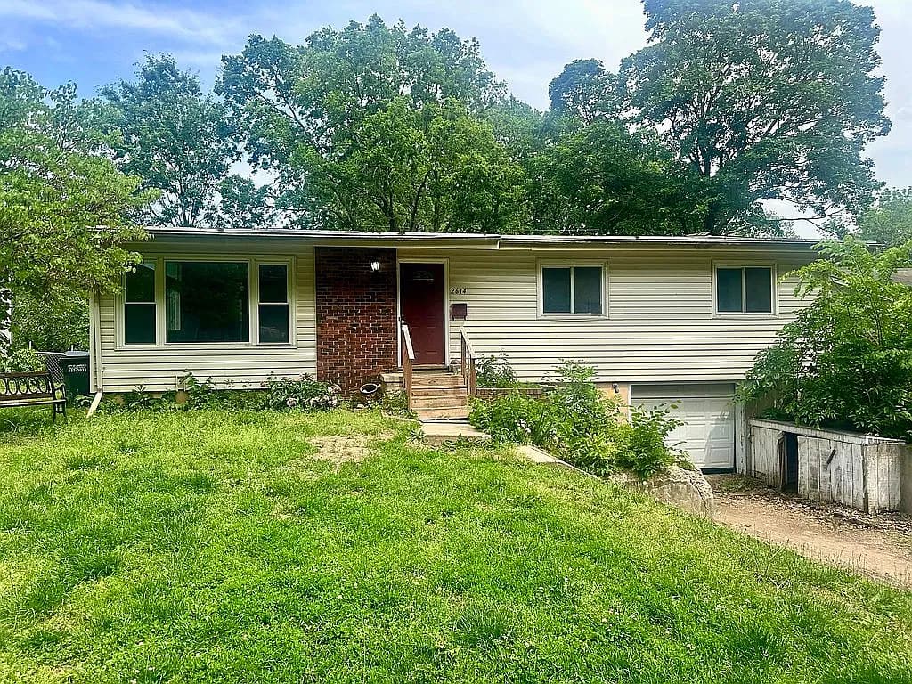 2614 Alabama St — exterior photo