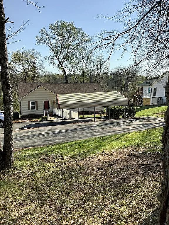 1053 Ridgewood Dr — exterior photo