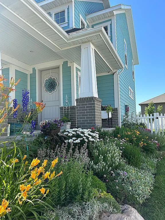 1869 W Hollybrook Way — exterior photo