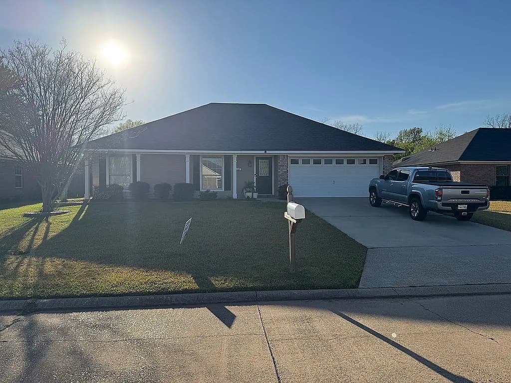 5127 Heatherton Dr — exterior photo