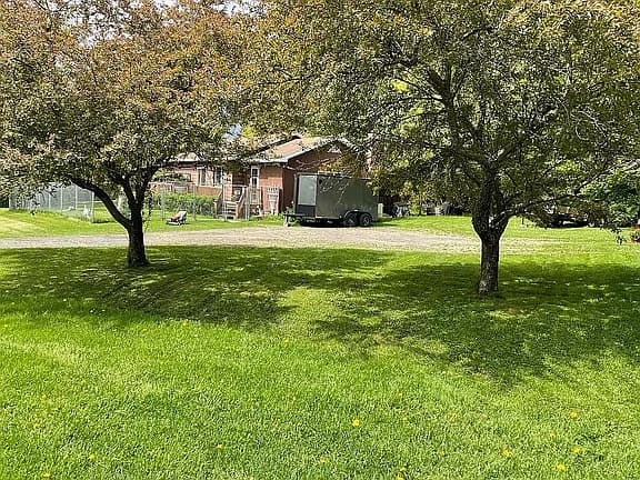 131 Reese Hollow Rd — exterior photo