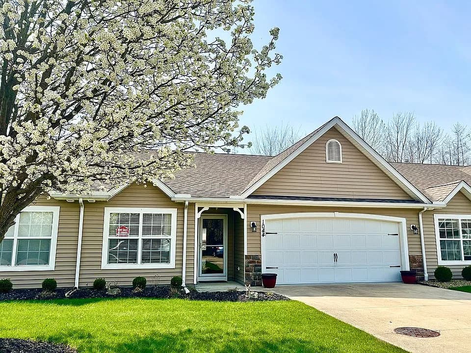 1044 Zephyr Ln — exterior photo