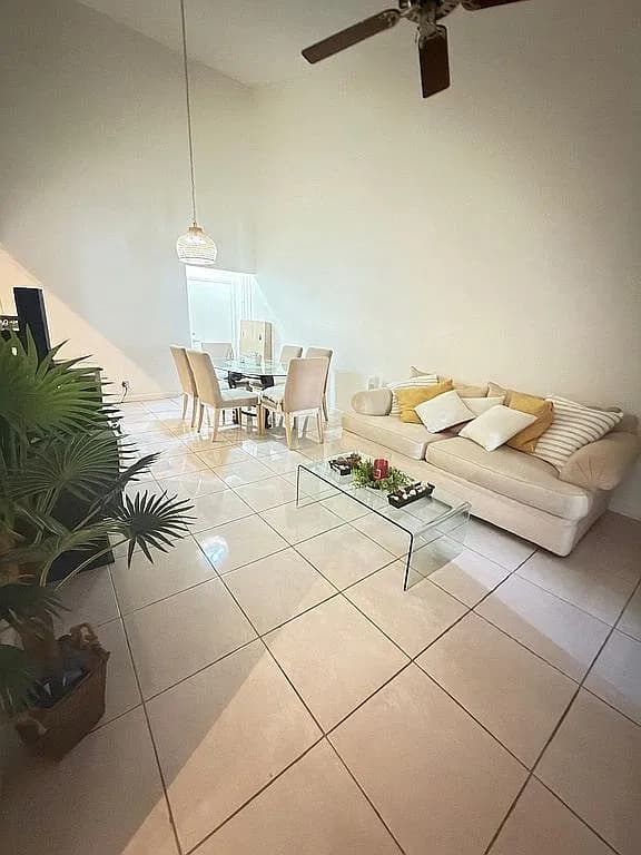 9443 Fontainebleau Blvd APT 209 — exterior photo