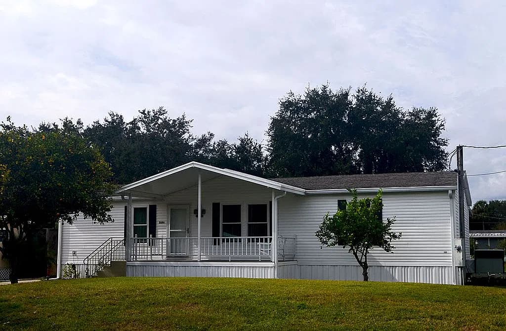 2086 Starboard Dr — exterior photo