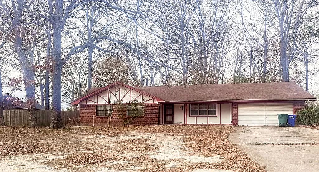 48 White Oak Dr — exterior photo