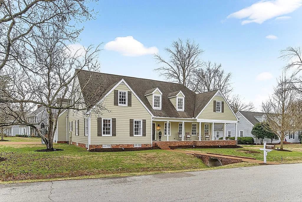 1111 Greenleaf Way — exterior photo