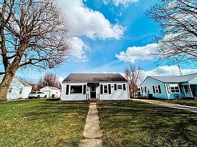 2848 Iowa Ave — exterior photo