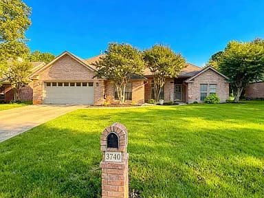 3740 Marleigh Dr — exterior photo